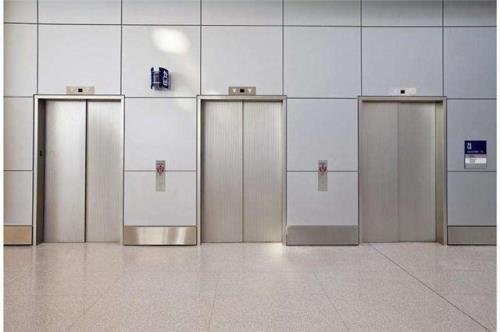 电梯材质是铁的还是不锈钢的