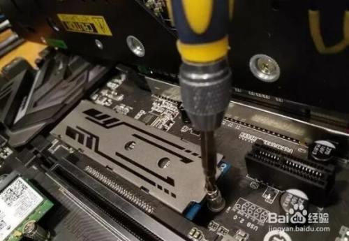B51-80怎么装固态硬盘
