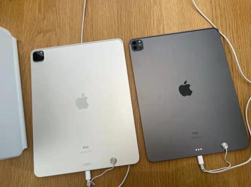 苹果mac深空灰和银色哪个保值